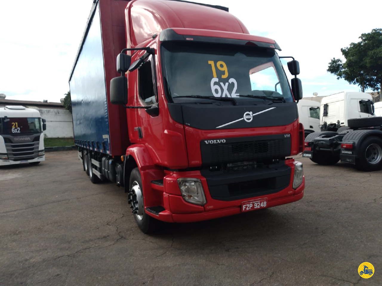 CAMINHAO VOLVO VOLVO VM 270 Baú Sider Truck 6x2 Tora Seminovos CONTAGEM MINAS GERAIS MG